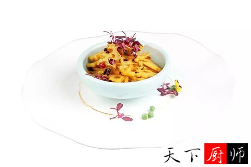 640XIKHCF2C.jpg