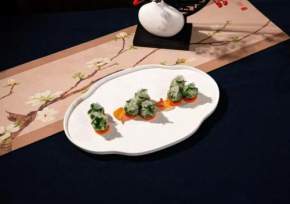 �������ʸ߶���˳�Ʒ  ��¶����