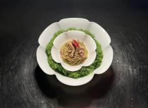 ����в���8����˳�Ʒ  ��±ƴ��